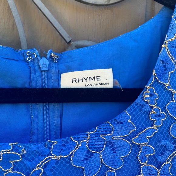 NWOT-Rhyme Los Angeles-Sz-M-blue & gold floral lace overlay dress - Picture 5 of 5